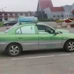 Lots of taxis are lining up in front of Wuyishan Airport Terminal for business