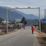 Lulang is a two-horse town