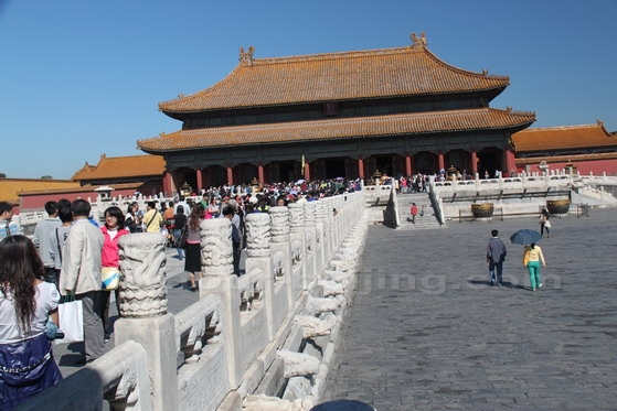 Now you enter the inner court and see the Palace of Heavenly Court