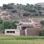 On the way from Linxia to Lanzhou on the Highway 213, we saw a lot of mosques in the villages of various sizes on the loess.