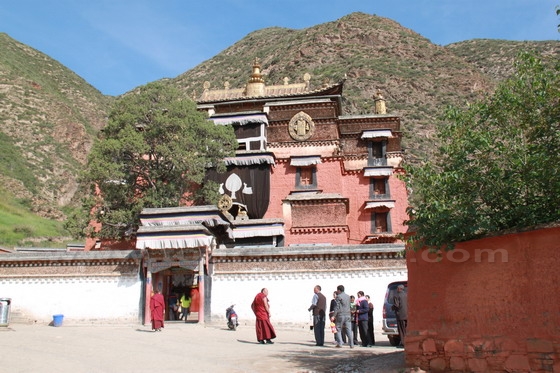 Shou Xi Temple is a fine example of the Labrang Buddhist temples