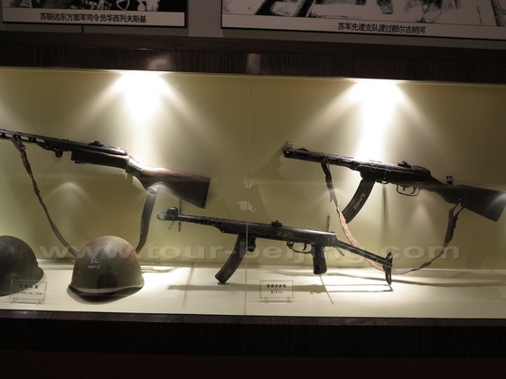 The Soviet Army's Helmet and PPSh41 rifles