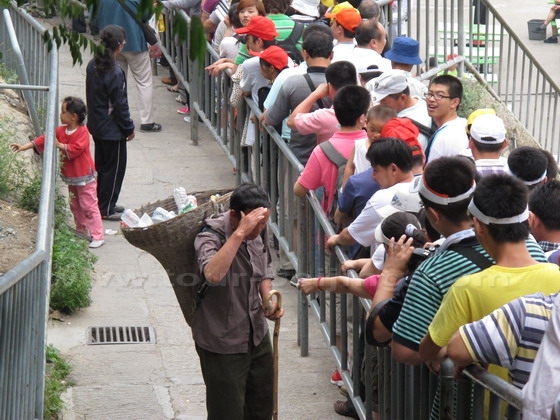 The mountain litter collector salute the donators.