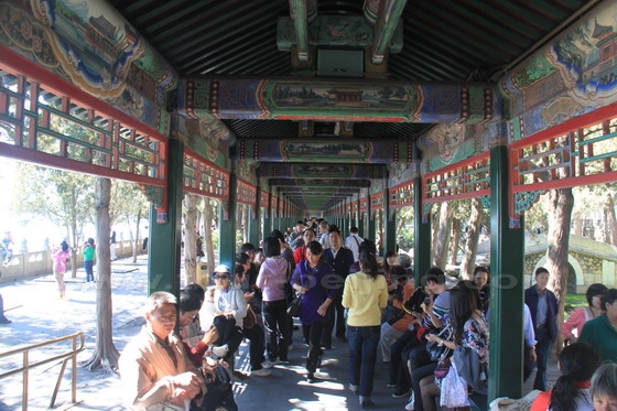 The total length of the Long Corridor is 728 meters, the longest corridor in the world.
