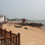 There are coffee shops, fruit, snack kiosks and restaurants along the beach road
