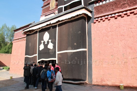 We are entering the Shou'an Temple.