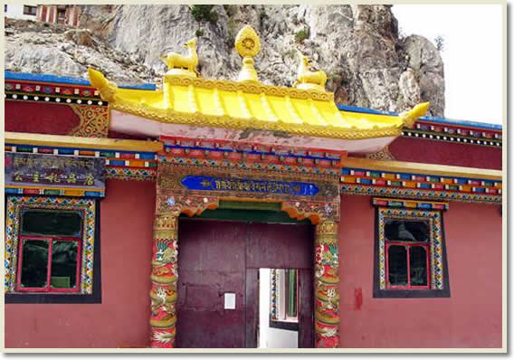 Yushu Travel Guide