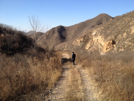 Half hour's walk along a dirt path to meet our driver at Bangshuiuyu Village