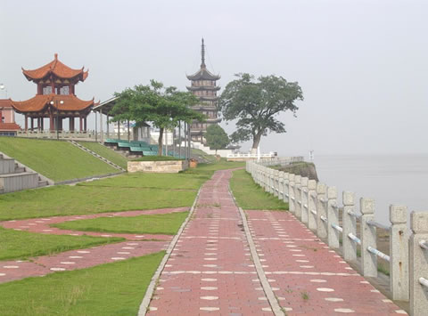 Qiantang River Bore