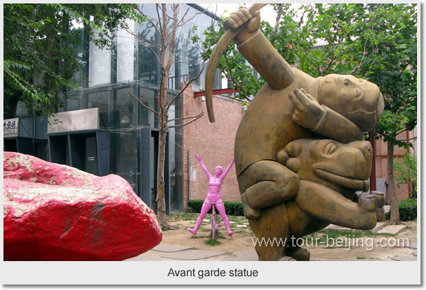 Avant garde statue