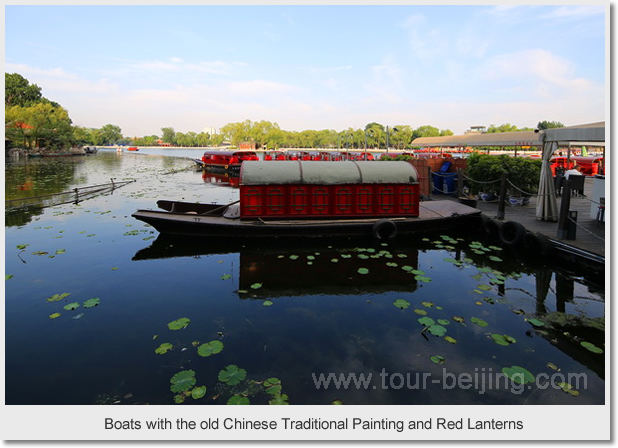 Boats with the old Chinese Traditional Painting and Red Lanterns