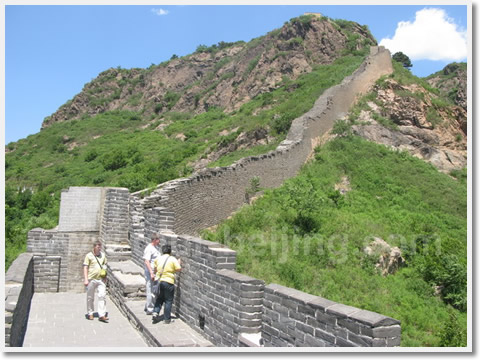 The wild and genuine section of the wall is blocked for hike due to its treacherousness.