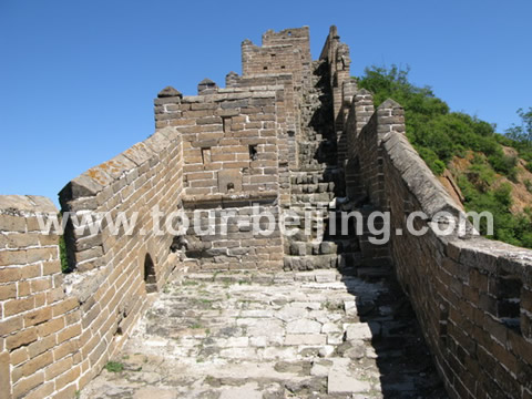 On the way to the next building - Houchuan Pass