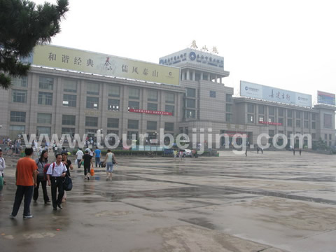 Square of Taian Train Station