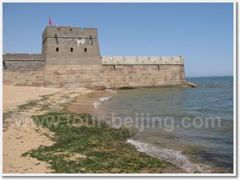 The picture of Laolongtou was taken on the southeast seabeach side.