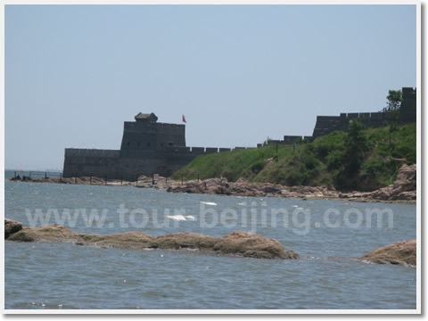 The picture of Laolongtou was taken on the northwest seabeach side.