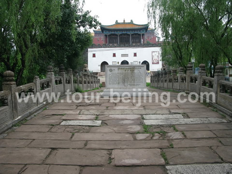 The five arches stone bridge built in 1780 in front of the Temple