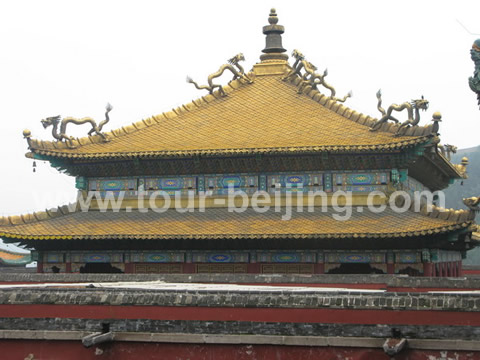 The roof of the big temple hall