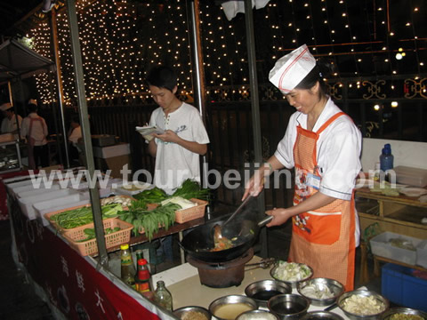 The open night food restaurat offering nice food