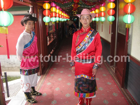 All staff at Puning Temple Hotel dressed in Tibetan style clothes.