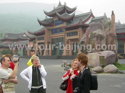 The new entrance to Mount Emei